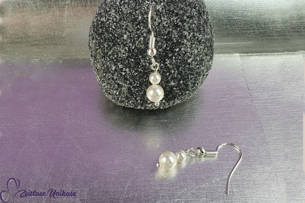schlichte Ohrringe / Ohrhänger für die Braut aus eleganten Perlen